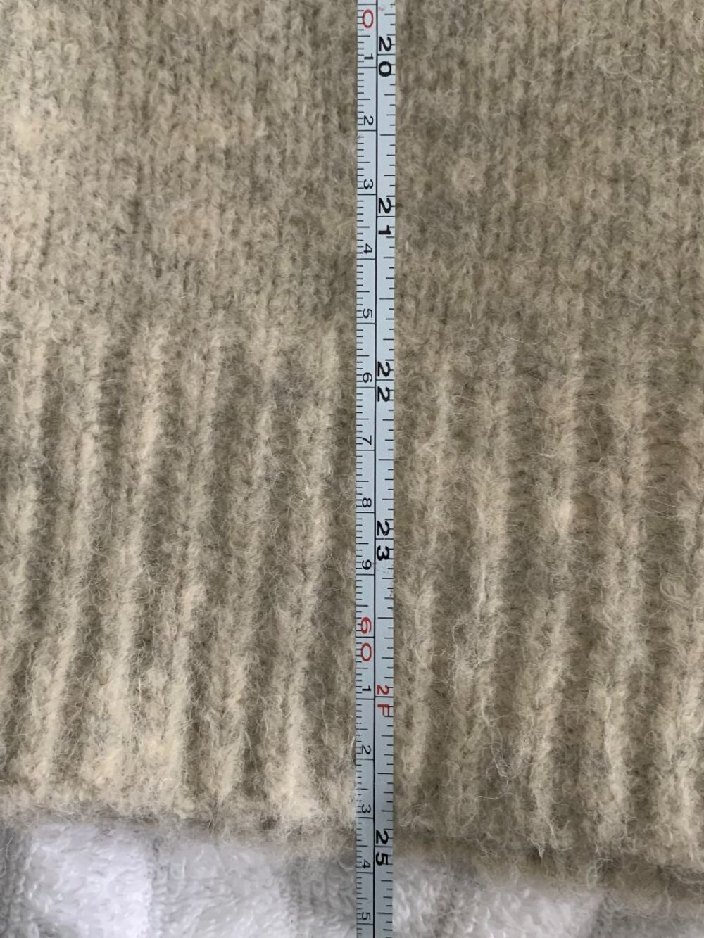 Little Mountain womens sweater - Picture 7 of 8
